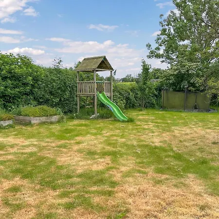 2 Bedroom Pet Friendly In Holiday home *